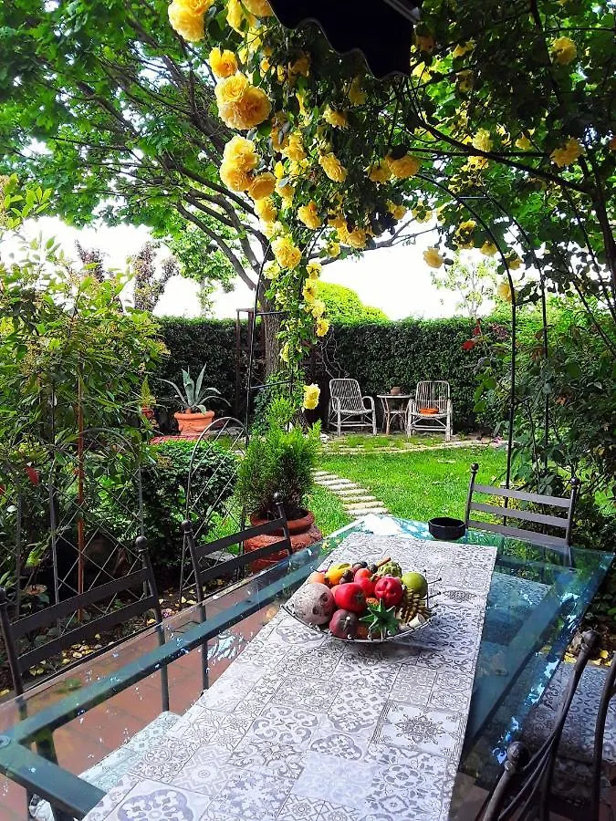 B&B La Rosa Gialla Maranello Bed & Breakfast